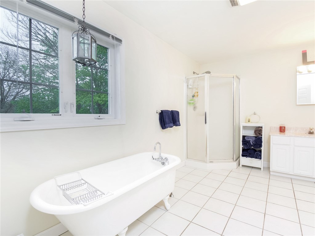 4094 Main Road Tiverton, RI 02878 - Photo 18 of 38 Gallery Image 18