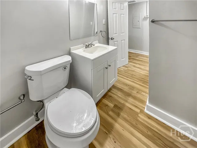 $1,800 | 815 East Waldburg Street, Savannah, GA 31401