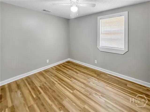 $1,800 | 815 East Waldburg Street, Savannah, GA 31401