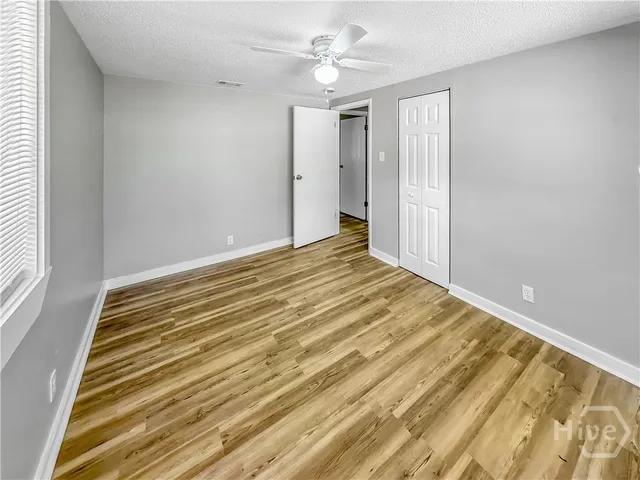 $1,800 | 815 East Waldburg Street, Savannah, GA 31401