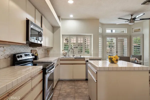 $750,000 | 368 Oakmont Drive, Palm Desert, CA 92211