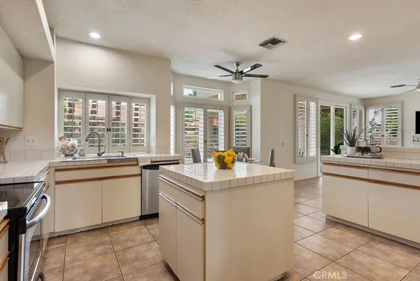 $750,000 | 368 Oakmont Drive, Palm Desert, CA 92211
