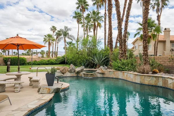 $750,000 | 368 Oakmont Drive, Palm Desert, CA 92211