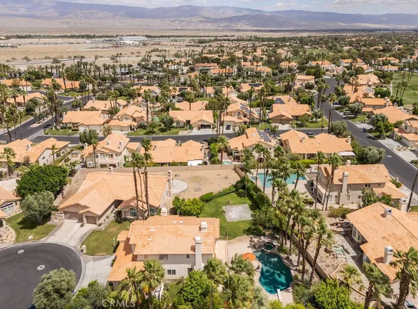 $750,000 | 368 Oakmont Drive, Palm Desert, CA 92211