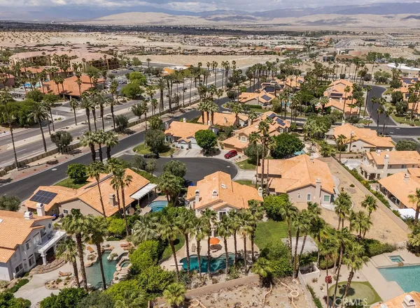 $750,000 | 368 Oakmont Drive, Palm Desert, CA 92211
