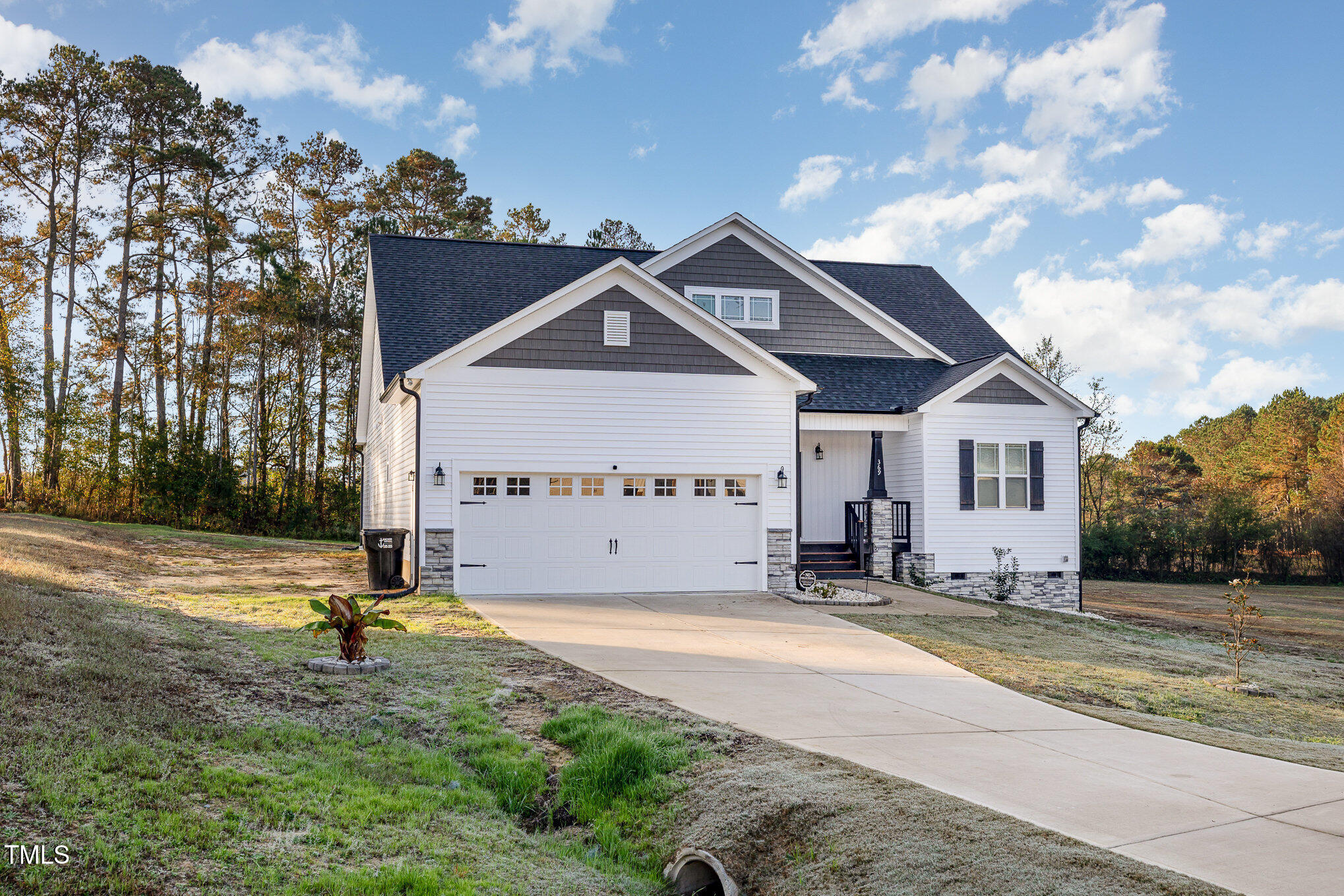 369 Lowery Lane Benson, NC 27504 - Photo 2 of 28 002_file_232