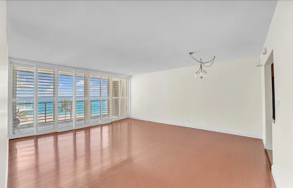 $669,000 | 1057 Hillsboro Mile, Unit 411, Hillsboro Beach, FL 33064