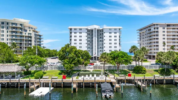 $669,000 | 1057 Hillsboro Mile, Unit 411, Hillsboro Beach, FL 33064