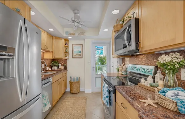 $669,000 | 1057 Hillsboro Mile, Unit 411, Hillsboro Beach, FL 33064