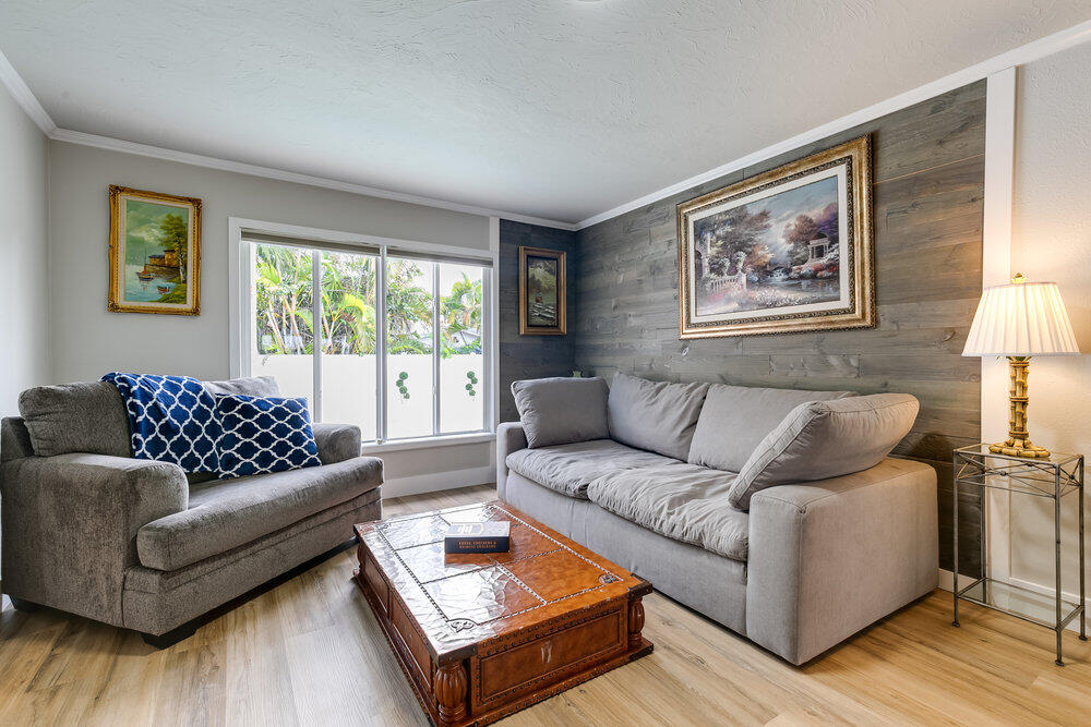 1198 Northeast 2nd Terrace Boca Raton, FL 33432 - Photo 23 of 31 FAMILY ROOM