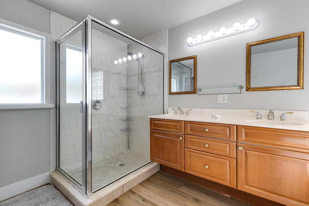 1198 Northeast 2nd Terrace Boca Raton, FL 33432 - Photo 27 of 31 PRIMARY BATHROOM