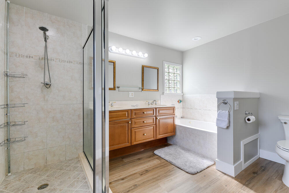 1198 Northeast 2nd Terrace Boca Raton, FL 33432 - Photo 7 of 31 PRIMARY BATHROOM