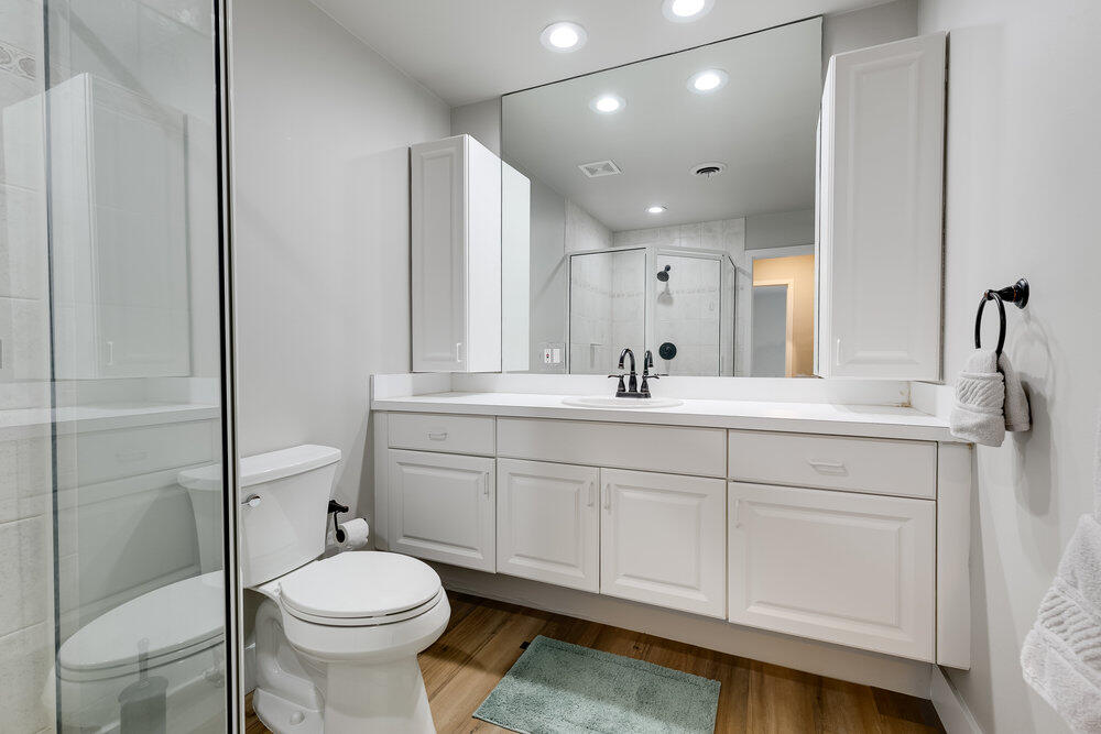 1198 Northeast 2nd Terrace Boca Raton, FL 33432 - Photo 10 of 31 BATHROOM 2