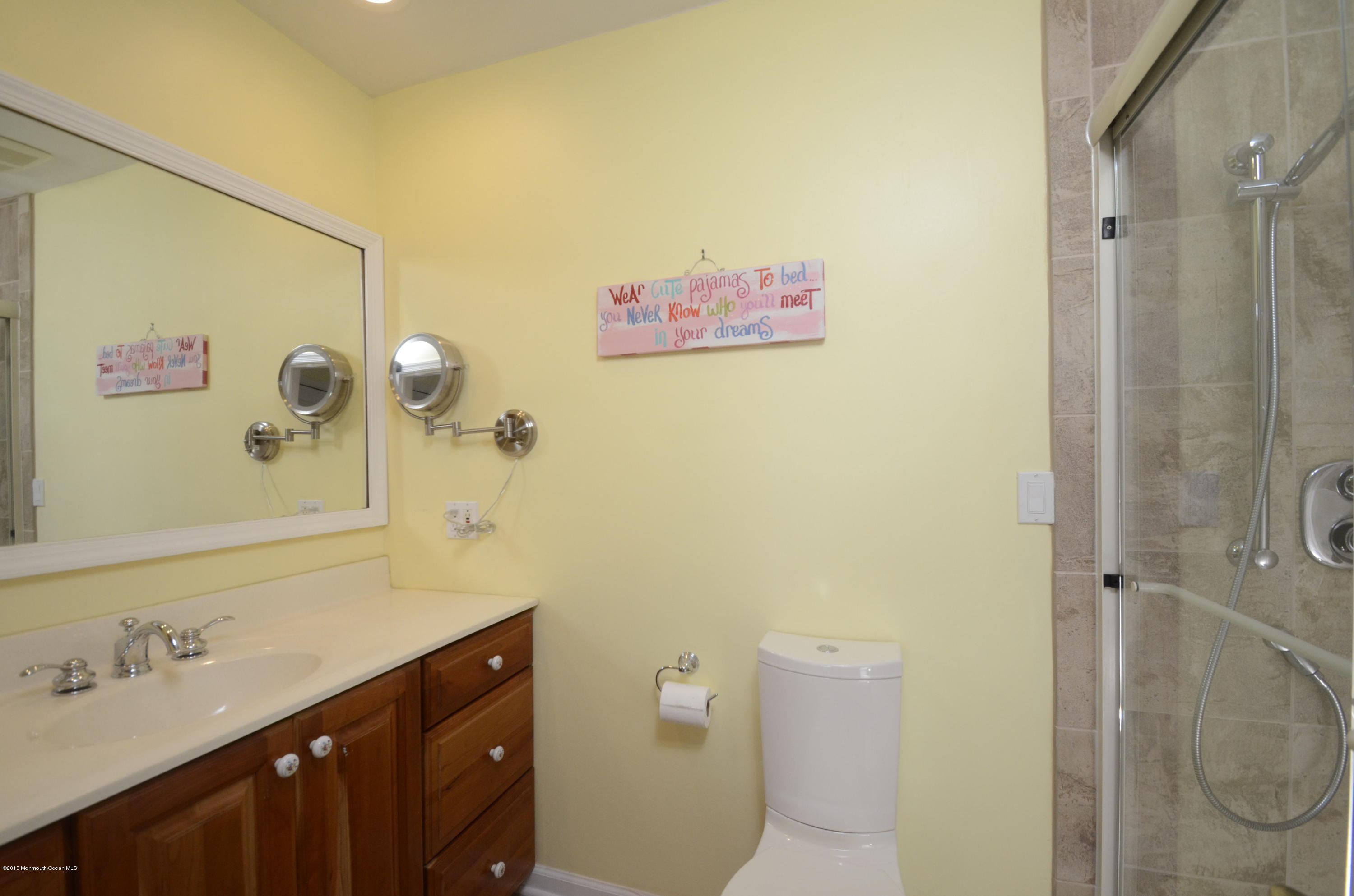 1 Portland Road, Unit 15 Highlands, NJ 07732 - Photo 12 of 18 Master bath