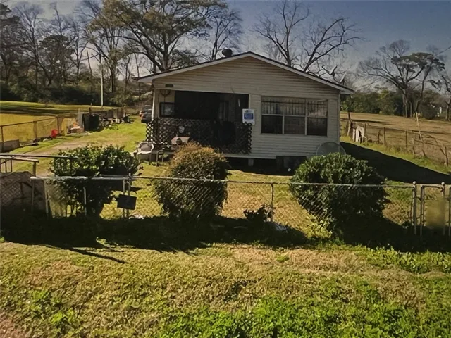 a front view of house with yard