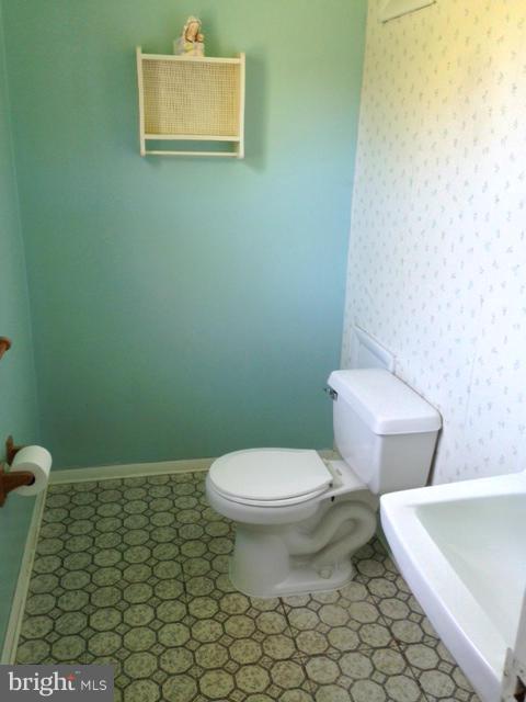 2211 Green Mill Road Finksburg, MD 21048 - Photo 10 of 16 Bath (Master)