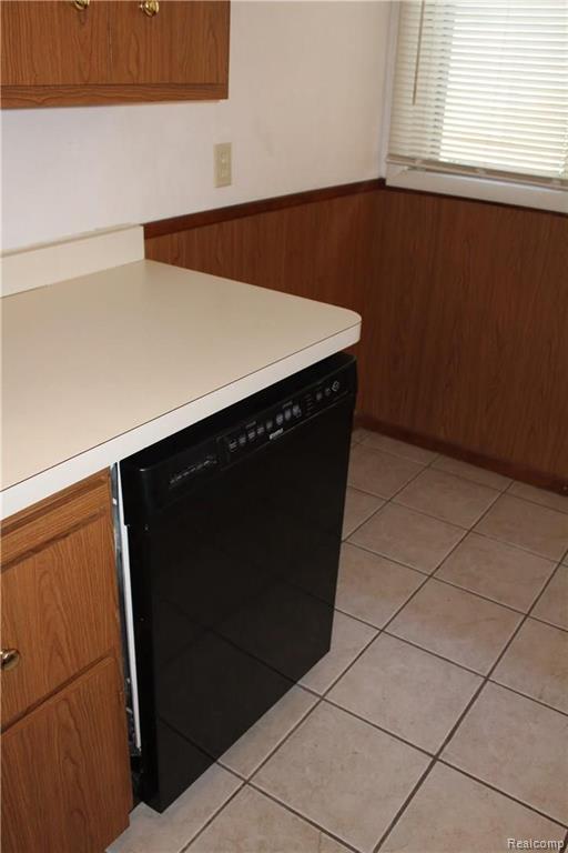 28391 Bay Tree Road Farmington Hills, MI 48334 - Photo 34 of 74