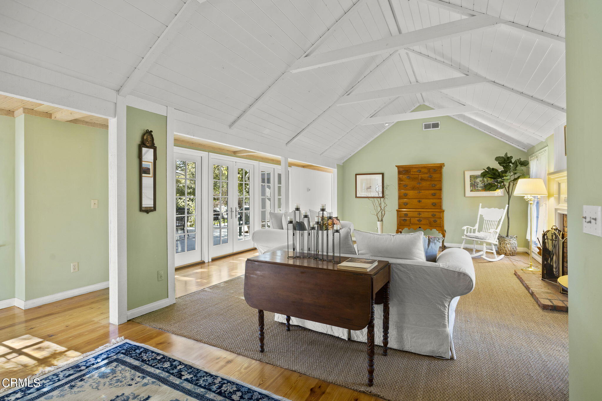 601 Foothill Road Ojai, CA 93023 - Photo 5 of 47 a living room with furniture