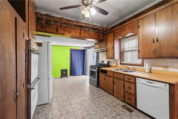 $149,900 | 413 South Orchard Street, Clinton, MO 64735