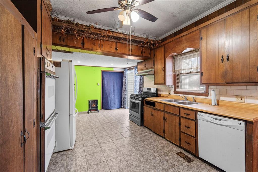 413 South Orchard Street Clinton, MO 64735 - Photo 20 of 70