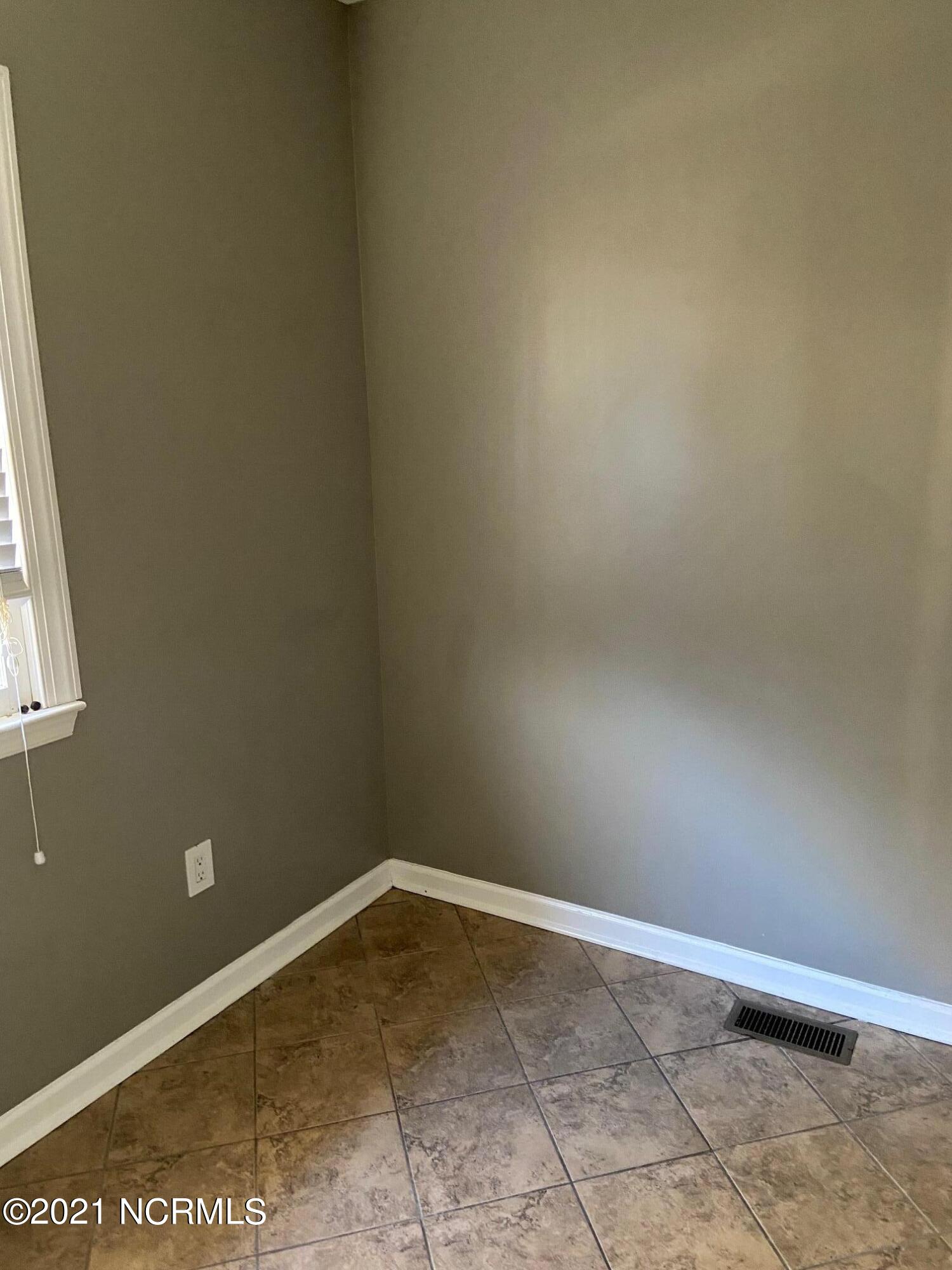 608 Richmond Road Rockingham, NC 28379 - Photo 12 of 19 Laundry