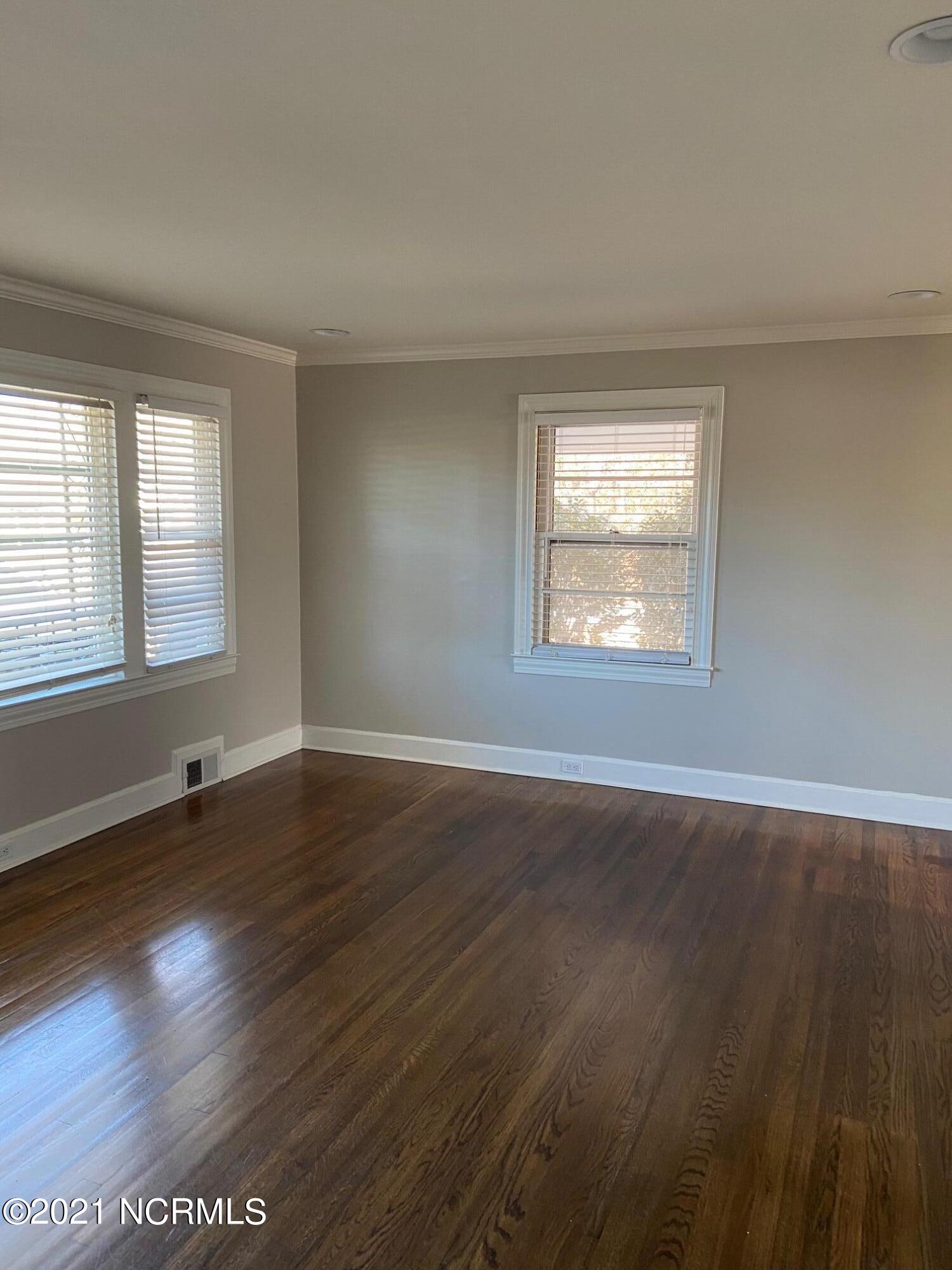 608 Richmond Road Rockingham, NC 28379 - Photo 13 of 19 Living Room 2