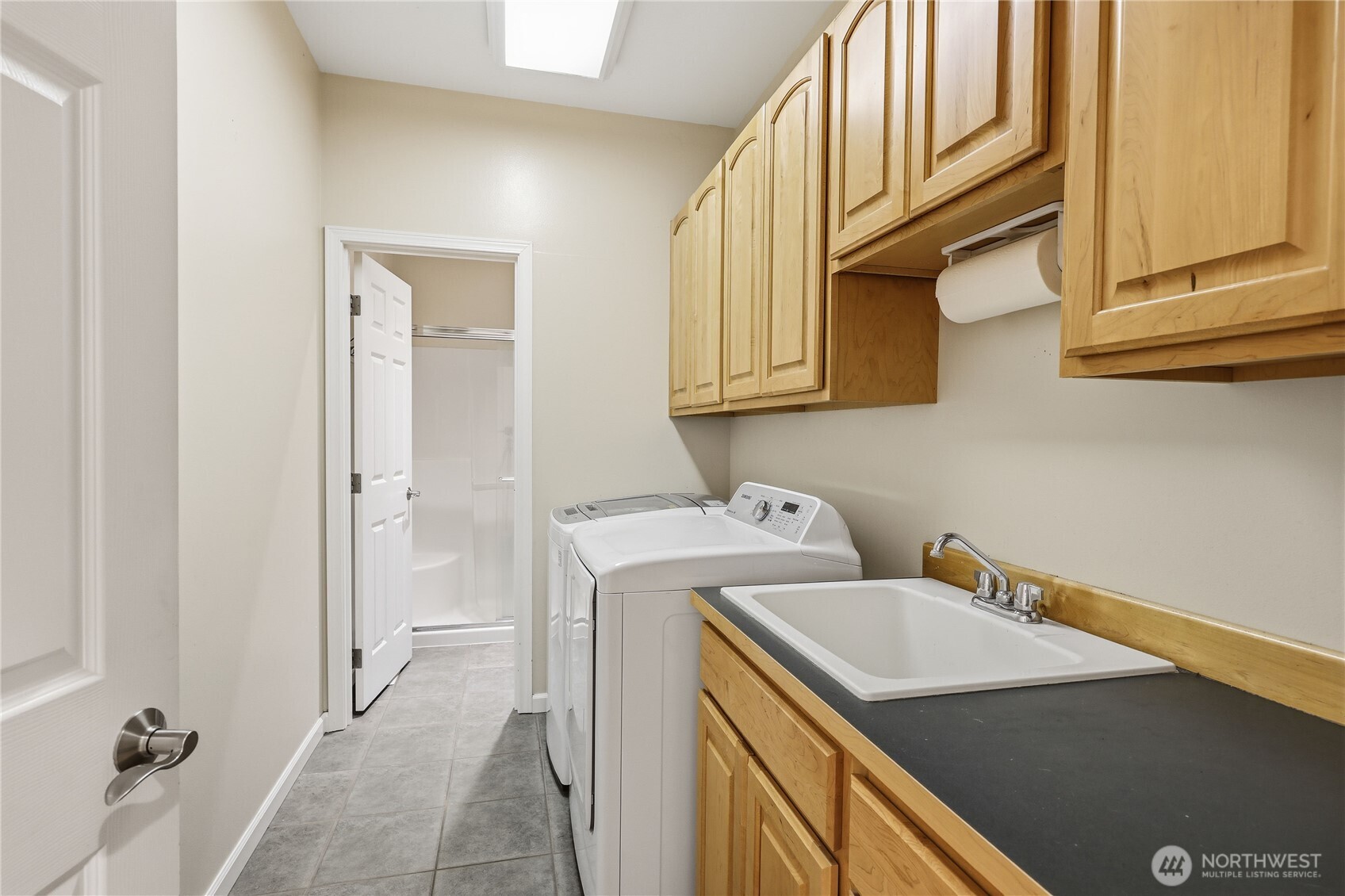 4354 Northwest Westgate Road Silverdale, WA 98383 - Photo 28 of 40 a utility room with dryer and washer