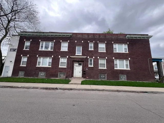 $1,250 | 1119 West 72nd Street, Unit 2R, Chicago, IL 60621