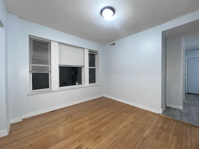 $1,250 | 1119 West 72nd Street, Unit 2R, Chicago, IL 60621