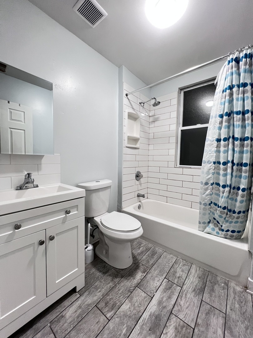 1119 West 72nd Street, Unit 2R Chicago, IL 60621 - Photo 17 of 31