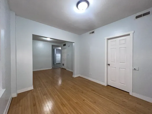 $1,250 | 1119 West 72nd Street, Unit 2R, Chicago, IL 60621