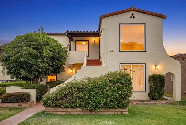 $1,200,000 | 2250 Magnolia Avenue, Long Beach, CA 90806