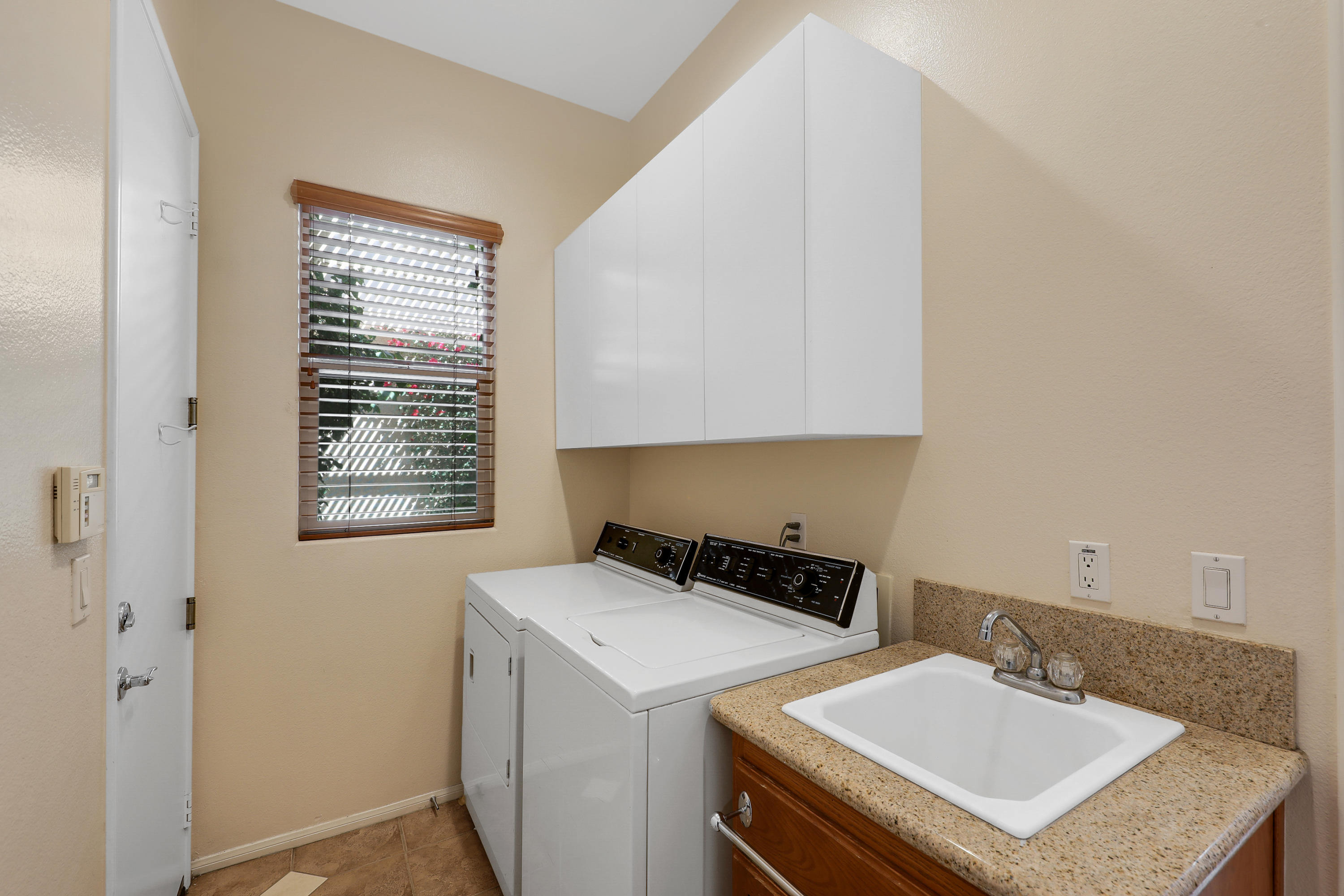 49394 Lewis Road Indio, CA 92201 - Photo 22 of 29 Laundry Room