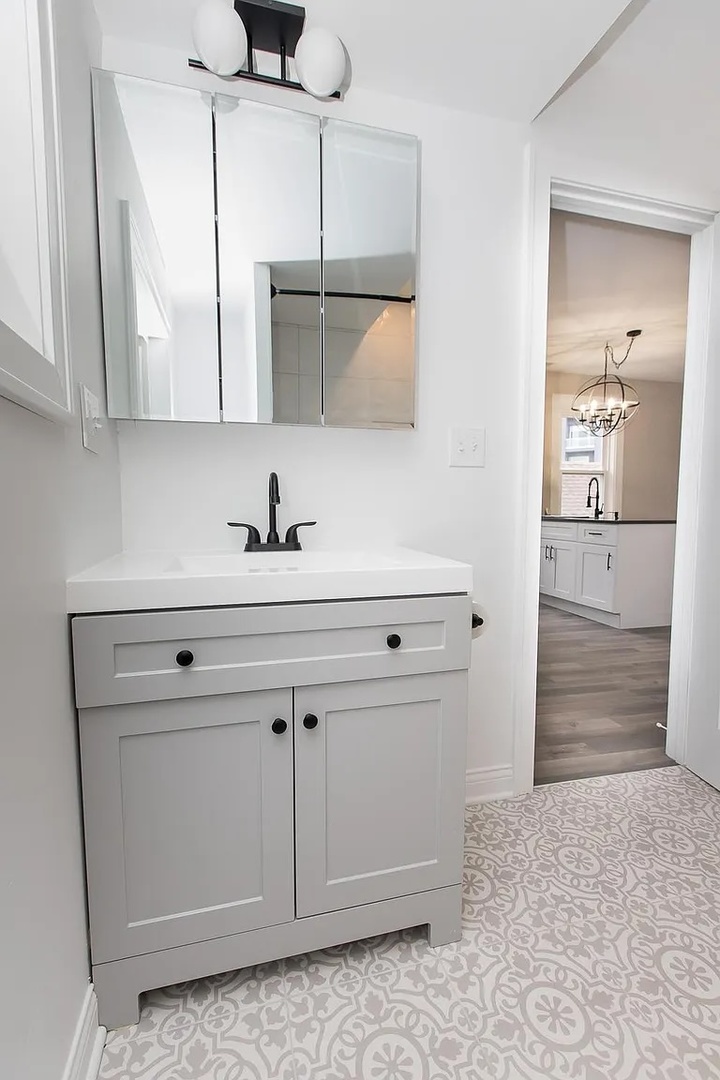 2015 North Bingham Street Chicago, IL 60647 - Photo 9 of 22