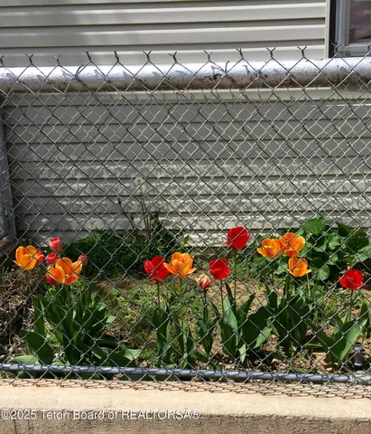 $183,000 | 263 South Oak Street, La Barge, WY 83123