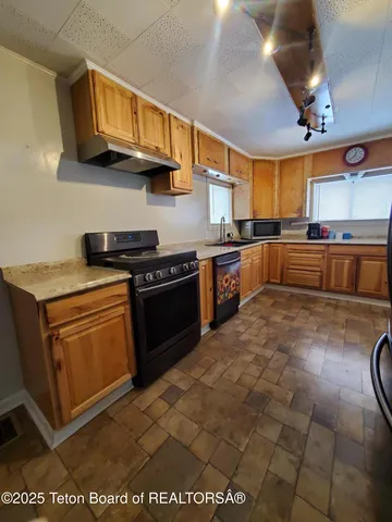 $183,000 | 263 South Oak Street, La Barge, WY 83123