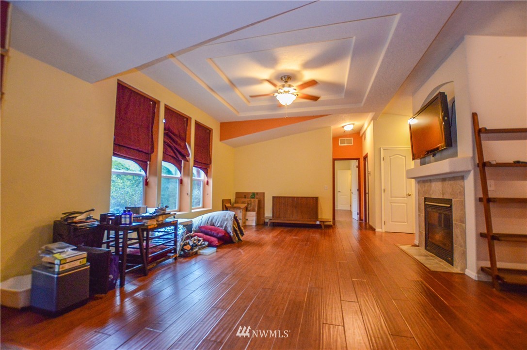 399 Mountain View Road Kalama, WA 98625 - Photo 3 of 21 Gallery Image 3