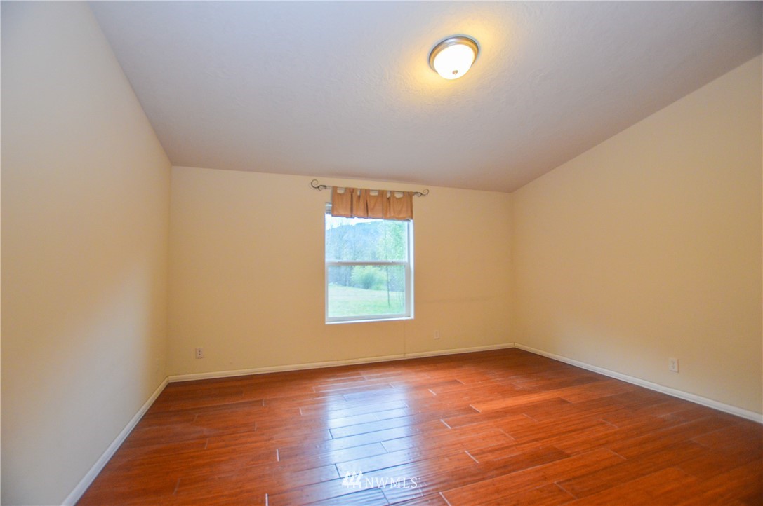 399 Mountain View Road Kalama, WA 98625 - Photo 9 of 21 Gallery Image 9
