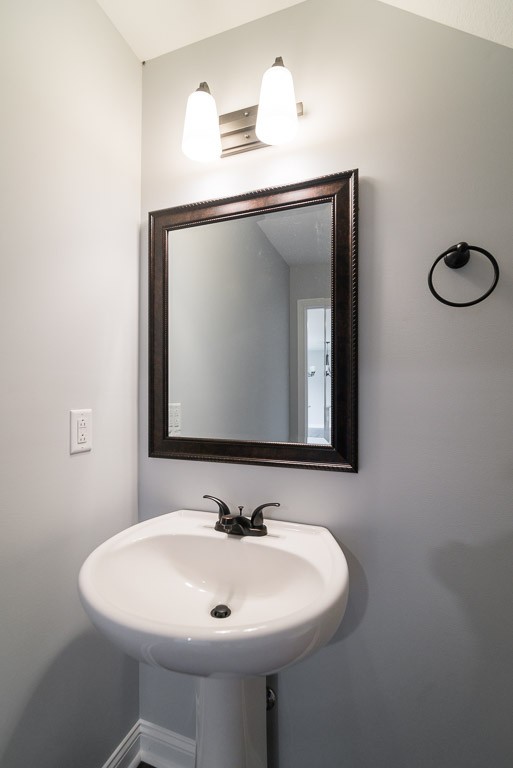 1673 Rains Road Clarksville, TN 37042 - Photo 17 of 35 Gallery Image 17