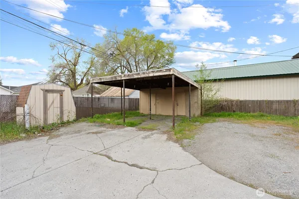$399,950 | 110 East Longfellow Avenue, Spokane, WA 99207
