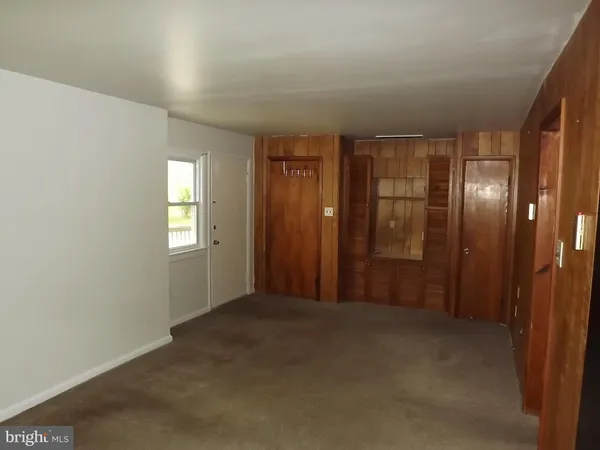 $1,200 | 244 Unit 5 W Clayton Avenue, Unit 5, Clayton, NJ 08312