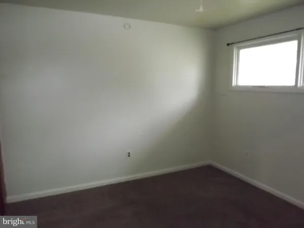 $1,200 | 244 Unit 5 W Clayton Avenue, Unit 5, Clayton, NJ 08312