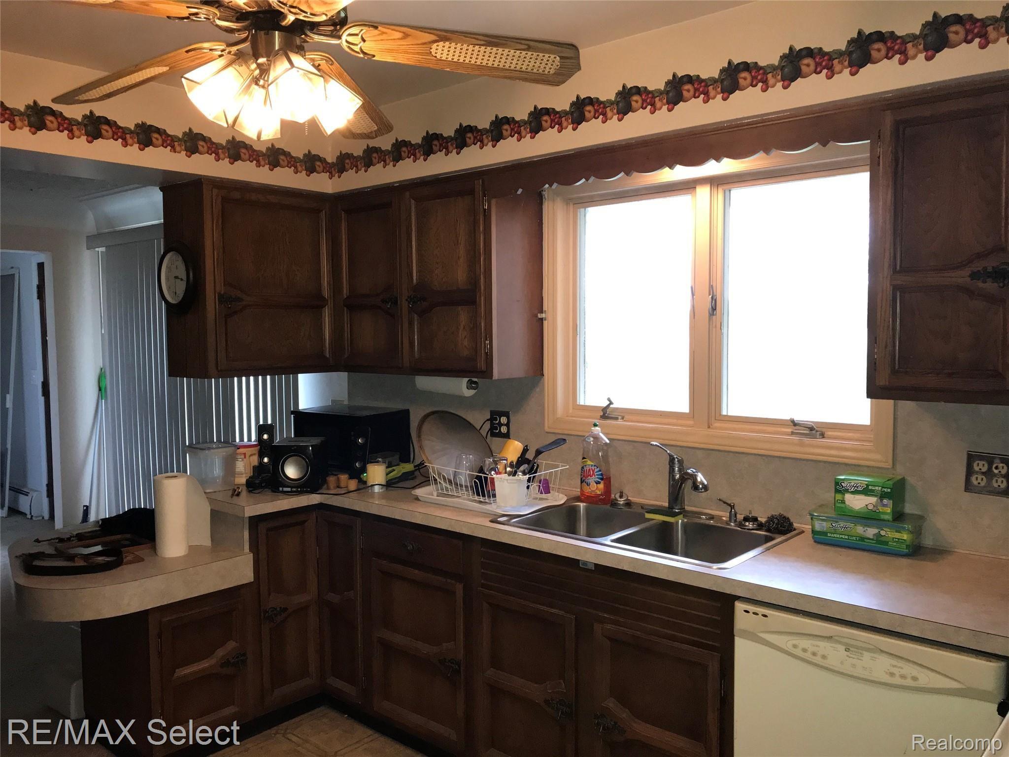 160 North Reed Road Corunna, MI 48817 - Photo 8 of 27 IMG_2593.JPG