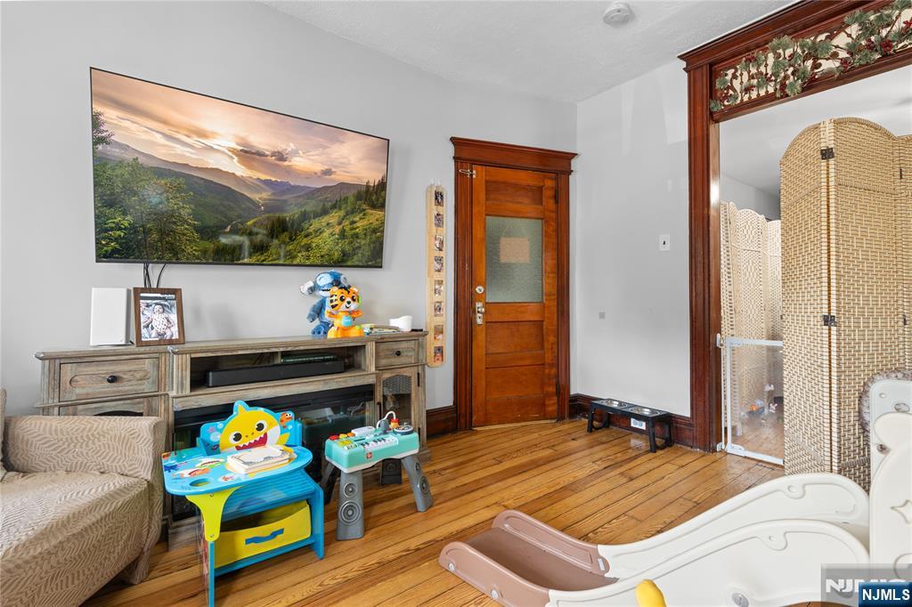 38 Prospect Street Bloomfield, NJ 07003 - Photo 2 of 23