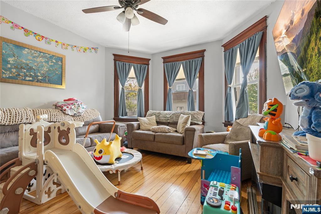 38 Prospect Street Bloomfield, NJ 07003 - Photo 3 of 23