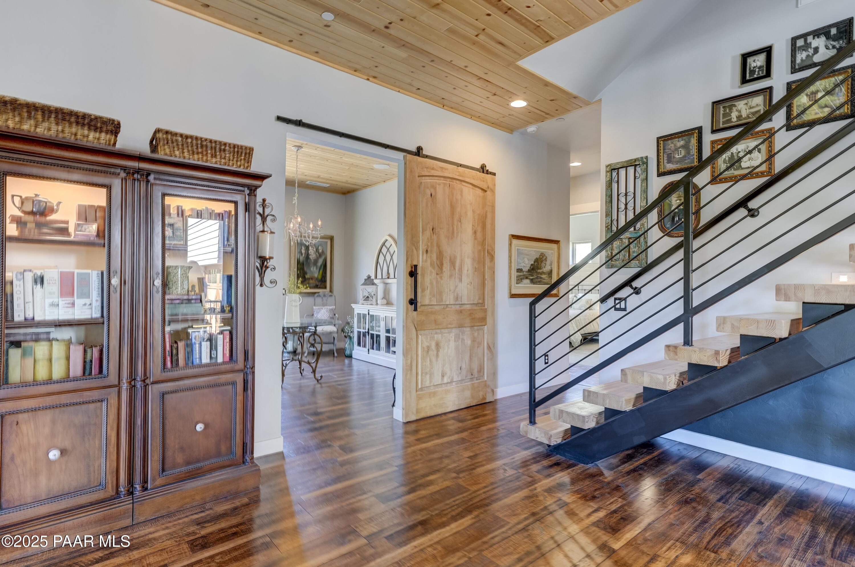 1034 Sheriffs Posse Trail Prescott, AZ 86303 - Photo 12 of 51 012_Landing