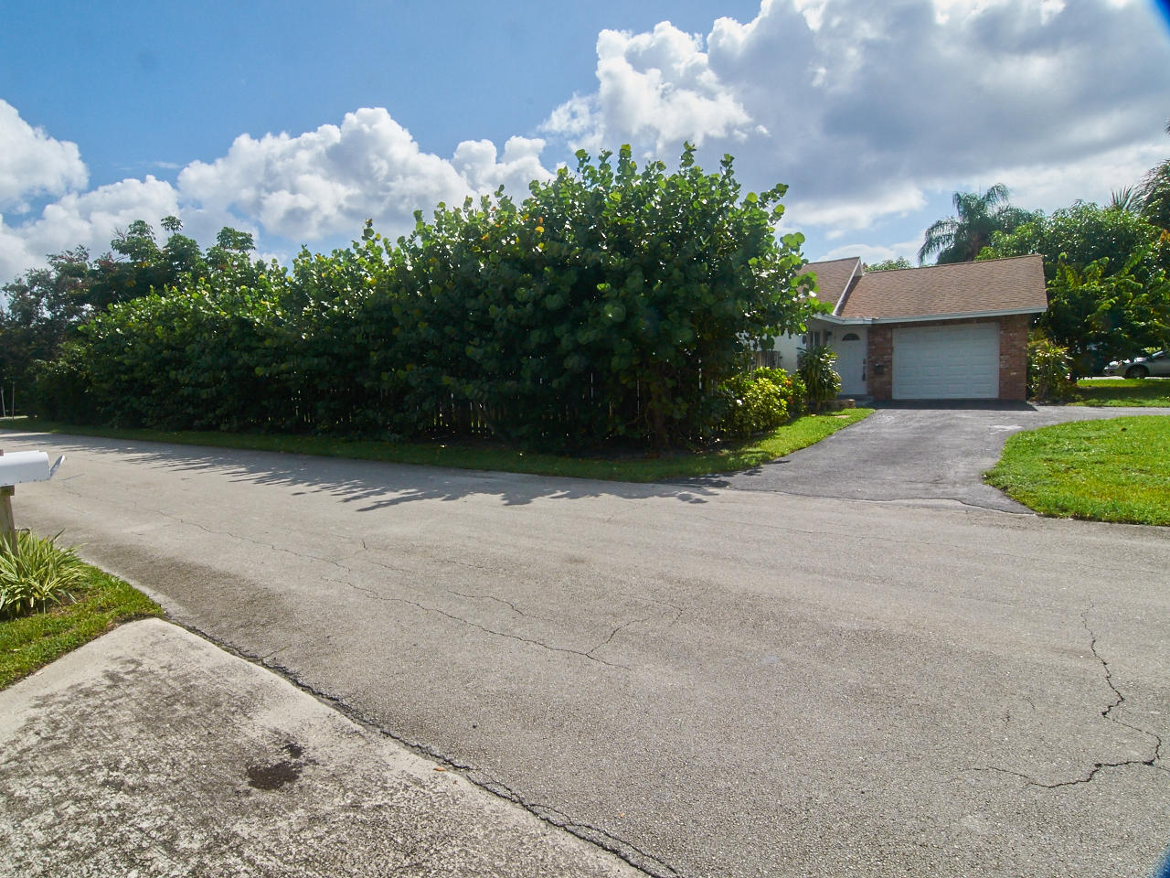 201 Northeast 28th Terrace Boca Raton, FL 33431 - Photo 26 of 36 201 NE 28 Ter,South-East Corner