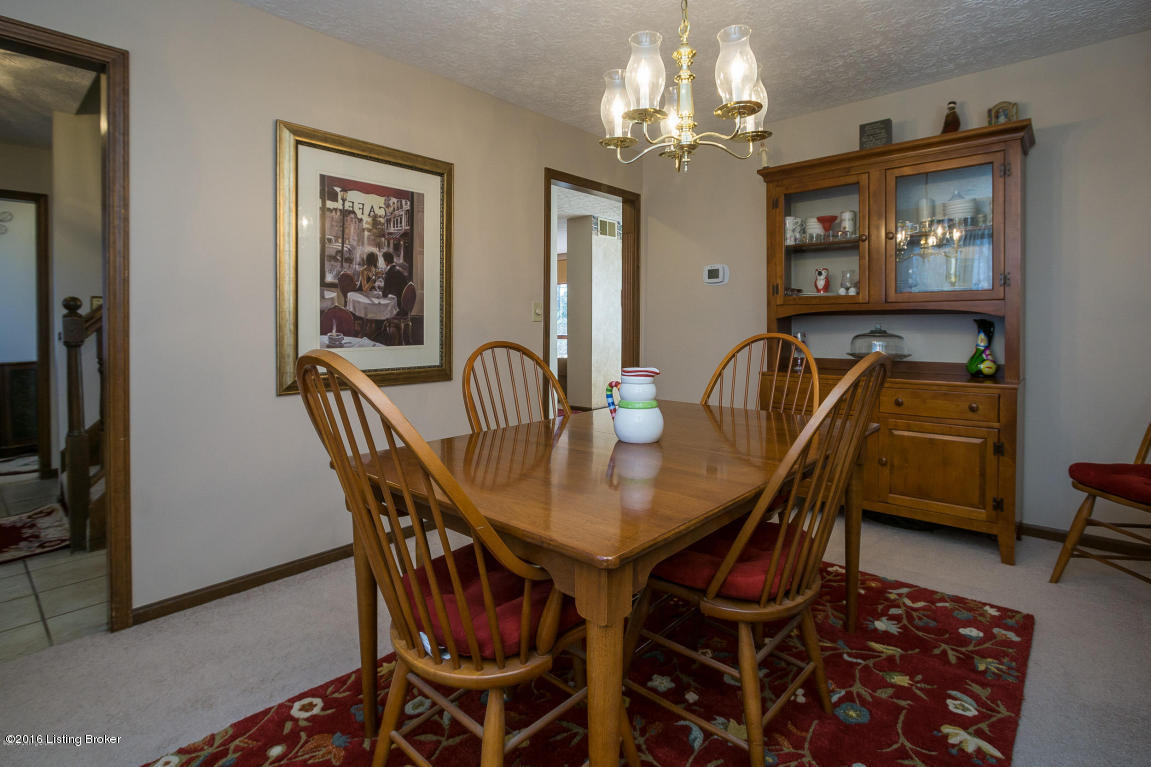 8808 Charing Cross Road Louisville, KY 40222 - Photo 3 of 24 20160106155644263145000000-o