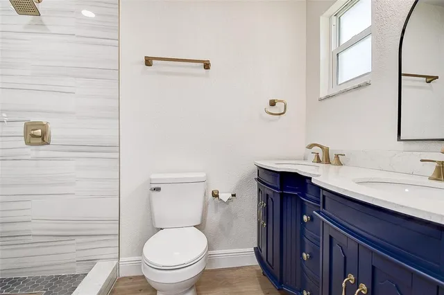 $410,000 | 2015 Capri Road, Valrico, FL 33594