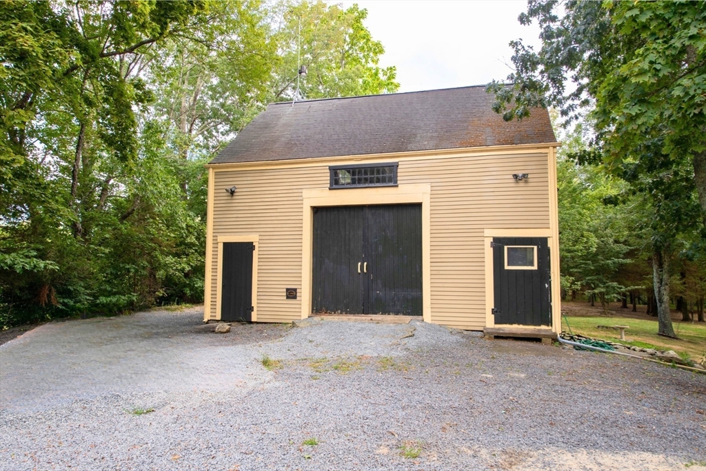 10 Mill Street Freetown, MA 02702 - Photo 4 of 41